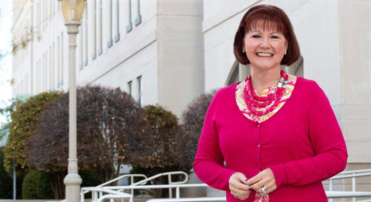 Debbie Ming Mendoza