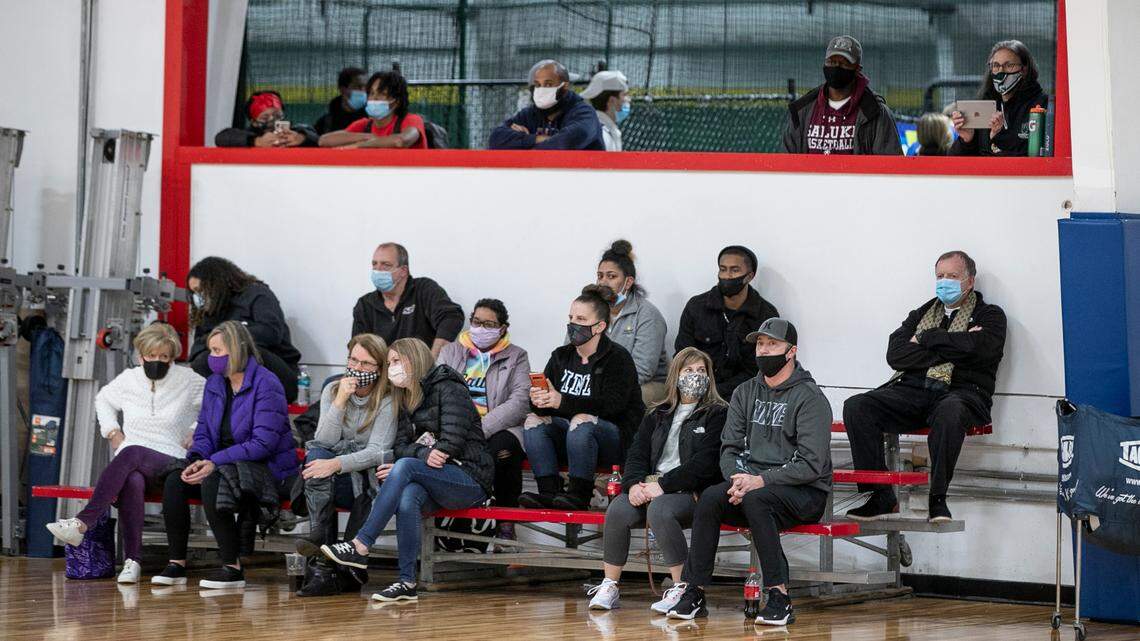 With Illinois high school hoops in COVID limbo, metro-east teams find games in St. Louis