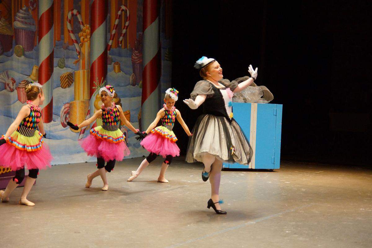 An audience favorite from Act 2: Mother Ginger & the Polichinelles