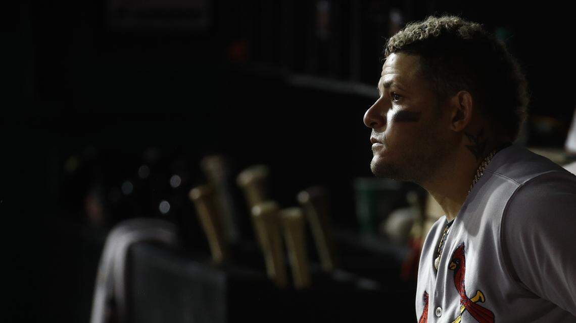 Yadier Molina needs to help out the St. Louis Cardinals and re-negotiate his contract