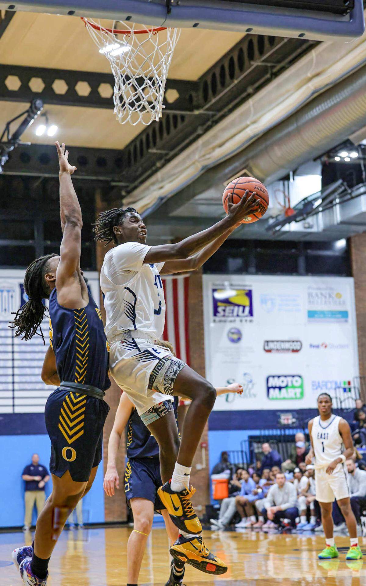 Belleville East’s Tallis Lowery goes to the basket against O’Fallon during Friday night’s Southwestern Conference game. The Panthers ultimately posted a 65-51 victory.