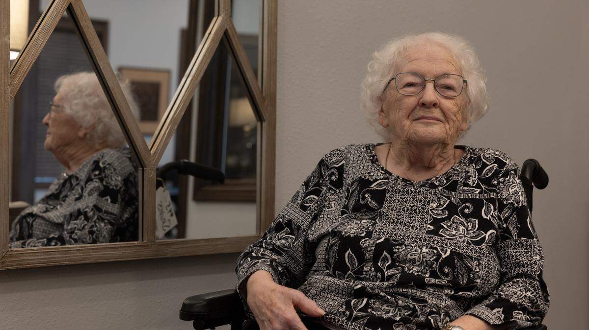 Pearl Spies, 95, is a founding member of Belleville Memorial Hospital Auxiliary.