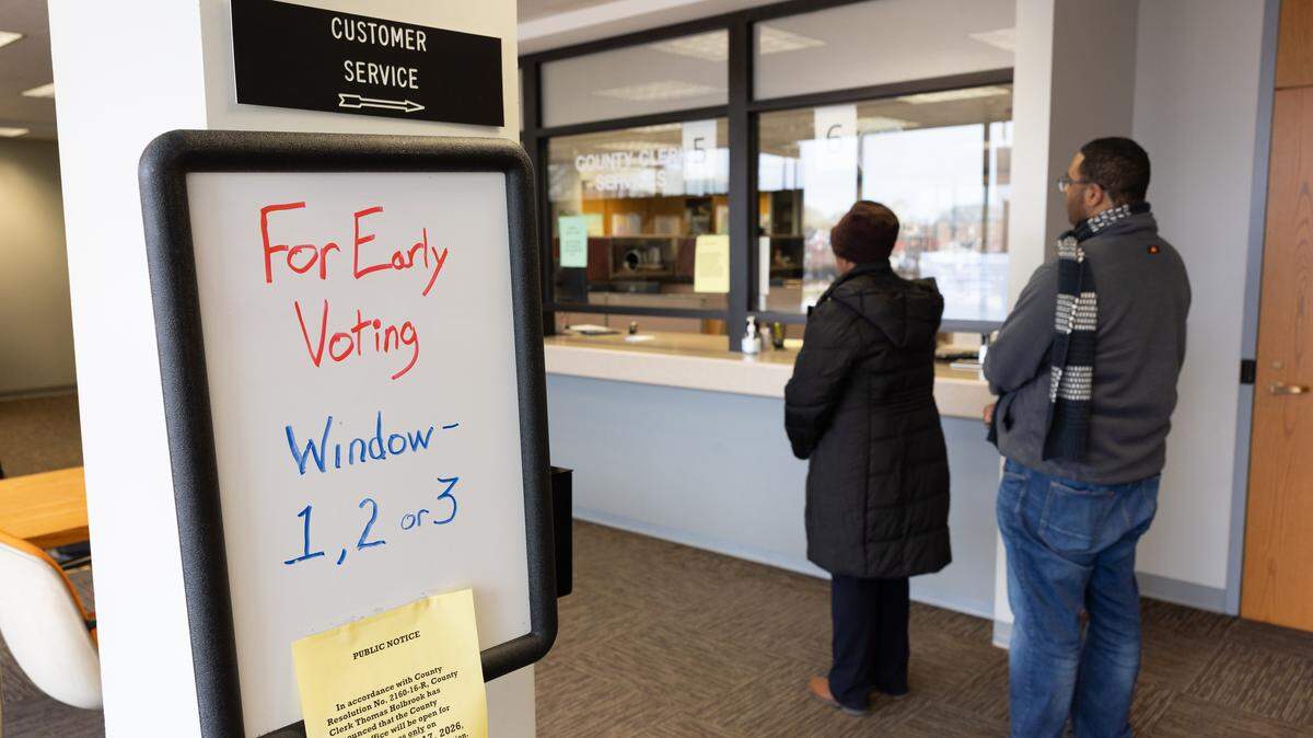 People line up to vote at the St. Clair County Courthouse, which served as a polling place during the 2026 Illinois primary election.