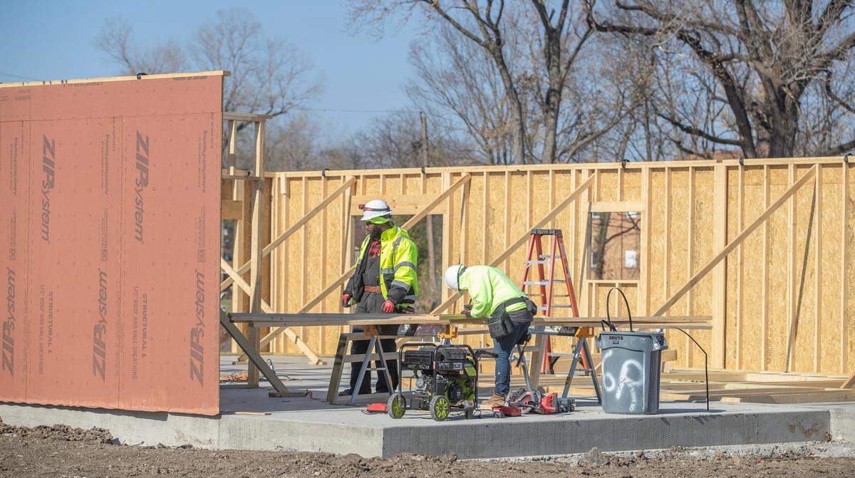 Construction on 20 new homes near 25th Street and Interstate 64 in East St. Louis has started. Landsdowne UP and Plocher Construction are building the subdivision that will have homes priced up to the mid $300,000s with approximately 1,600 to 1800 sq ft. of living space.