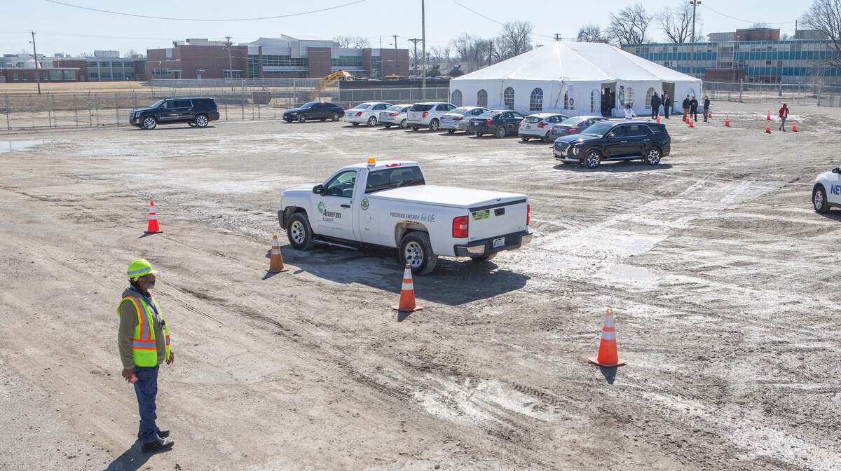 Ameren Illinois is planning to build a $10.2 million solar field on 17 acres of land across N. 47th St. near East St. Louis Senior High School. The project will generate enough energy to power 500 homes.