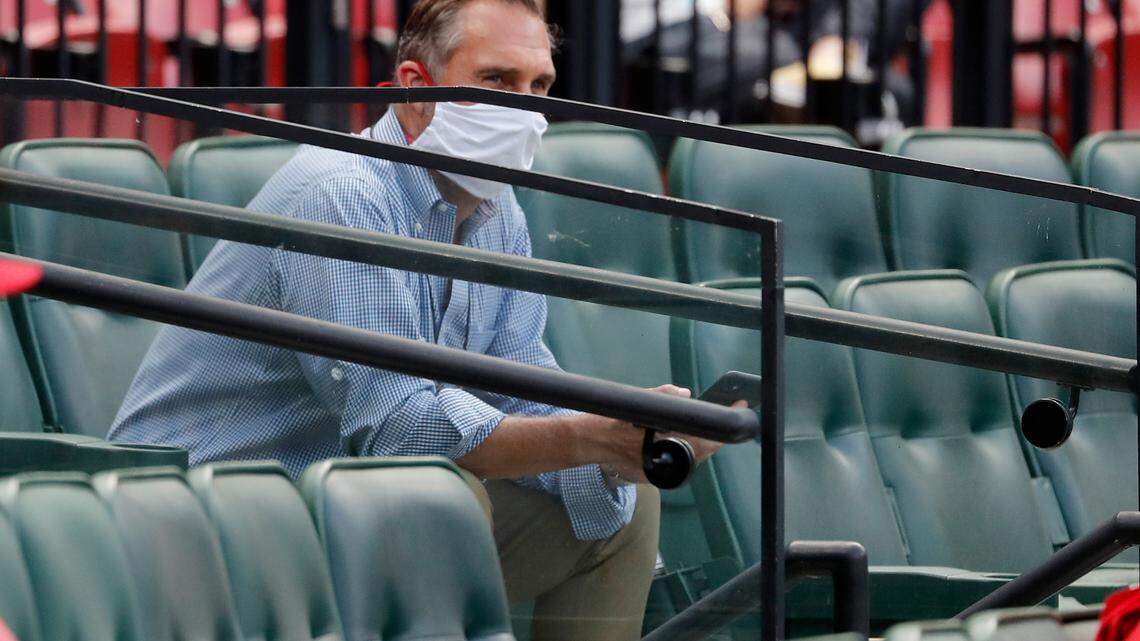 The Chicago Cubs are imploding. Why are the St. Louis Cardinals not taking advantage?