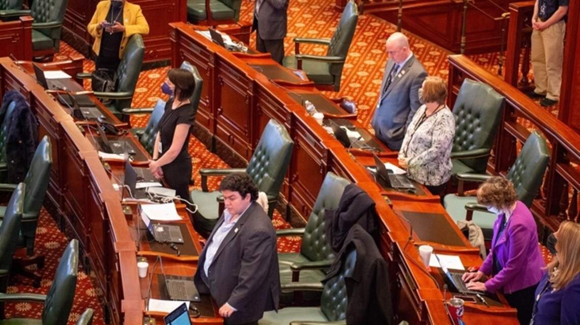 Illinois House votes to make face masks optional after stern resistance from GOP