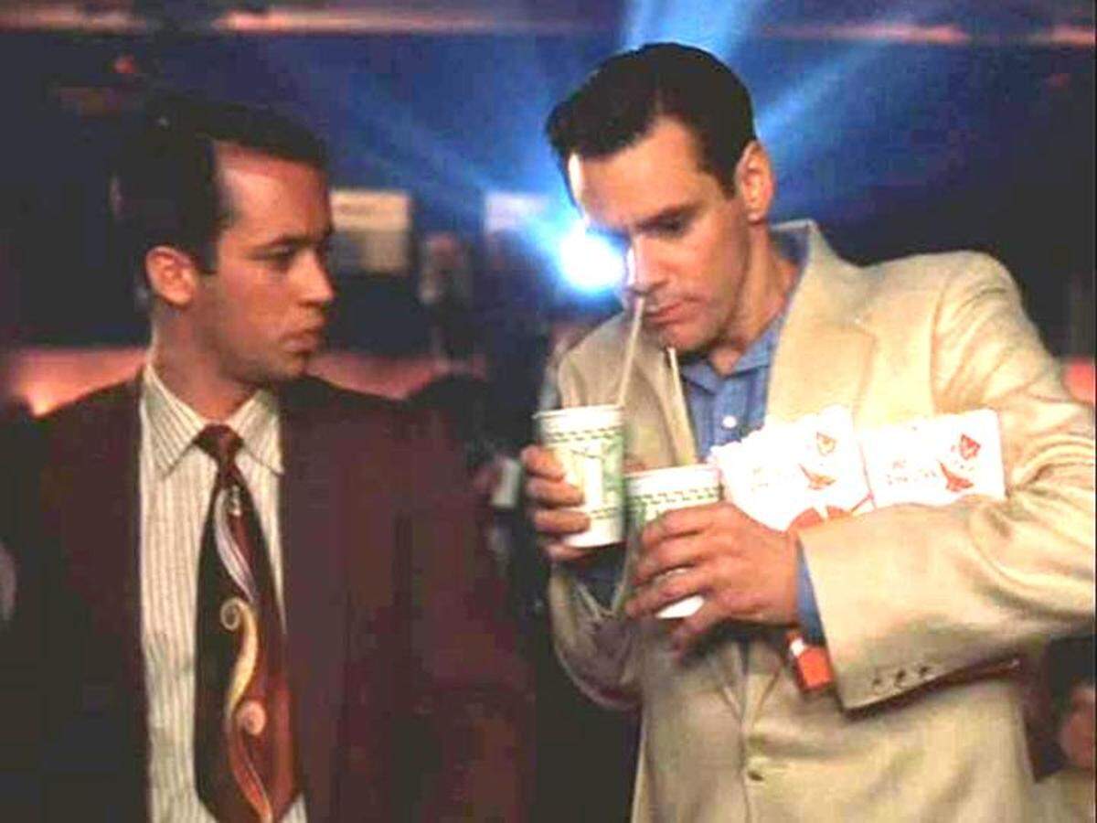 Missouri filmmaker Dan Steadman got 5 to 10 seconds of screen time with comedy legend Jim Carrey as an extra in the 2001 movie “The Majestic.”