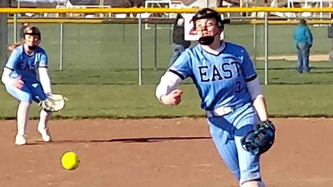 Hemmerle dominates to lead Belleville East to softball win over Highland