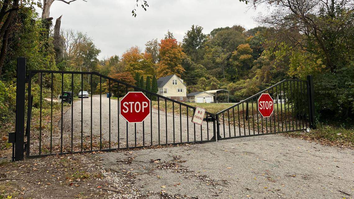 A locked steel gate keeps traffic from going south on Kingston Drive from Illinois 157 in unicorporated Belleville most of the year. It’s left open in winter months to accommodate snow plows.