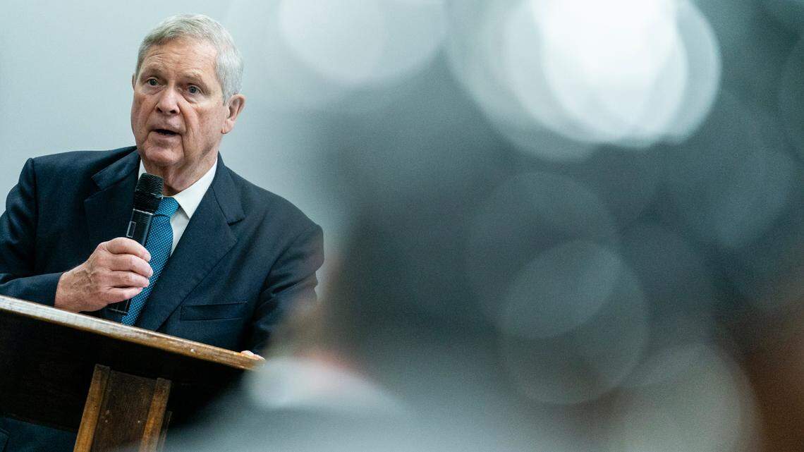 Agriculture secretary visits metro-east, says cutting SNAP is ‘not the right policy’