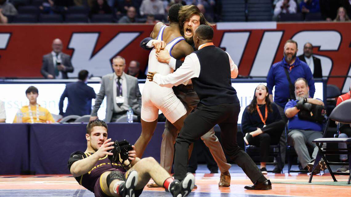 Rulo, Walton deliver historic state wrestling championships to metro-east high schools