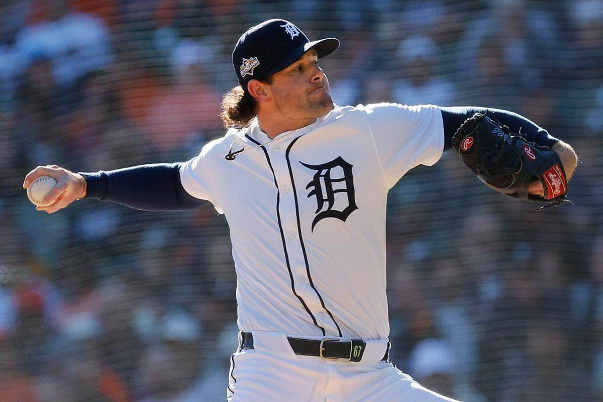 DETROIT, MICHIGAN - OCTOBER 08: Kyle Finnegan #64 of the Detroit Tigers pitches against the Seattle Mariners during the fifth inning of game four of the American League Division Series at Comerica Park on October 08, 2025 in Detroit, Michigan.  (Photo by Duane Burleson/Getty Images)