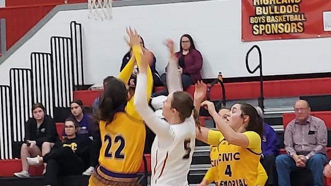 Highland girls notch ‘ugly’ senior night win over conference rival