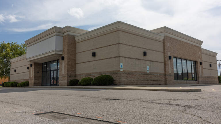 Popular shoe brand planning Fairview Heights comeback at a well-used site