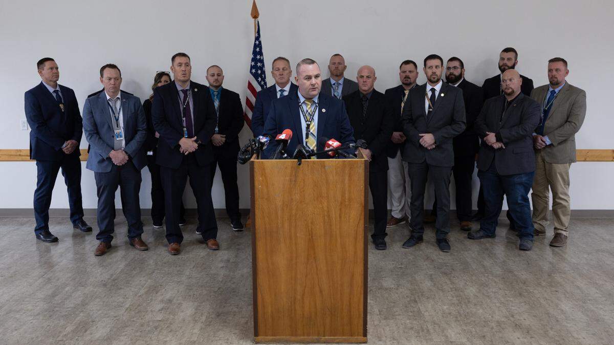 Justin Biggs of the Majorl Case Squad of Greater St. Louis speaks during a news conference at the Sugarloaf Community Center in Dupo, Ill. on Feb. 7, 2025 about a homicide that occurred on Monday.
