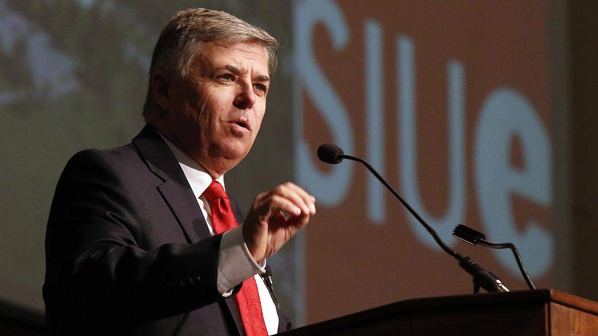 SIUE chancellor Randy Pembrook makes the school’s annual address in 2017.