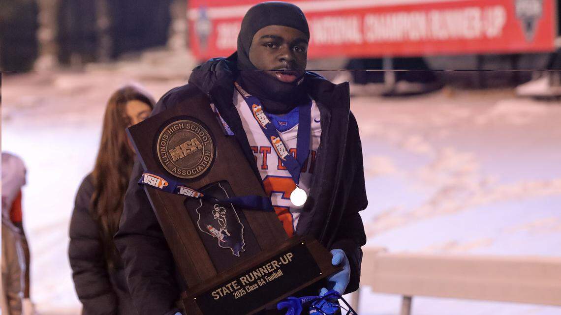 Cold night, costly errors: Fenwick ends East St. Louis title reign in 6A shocker