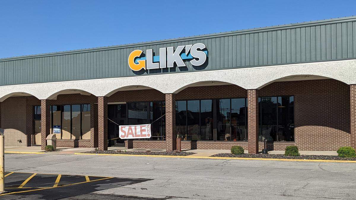 Glik’s in Highland will add a Men’s Shop in the adjoining store space (on left). The addition is slated to open in October.