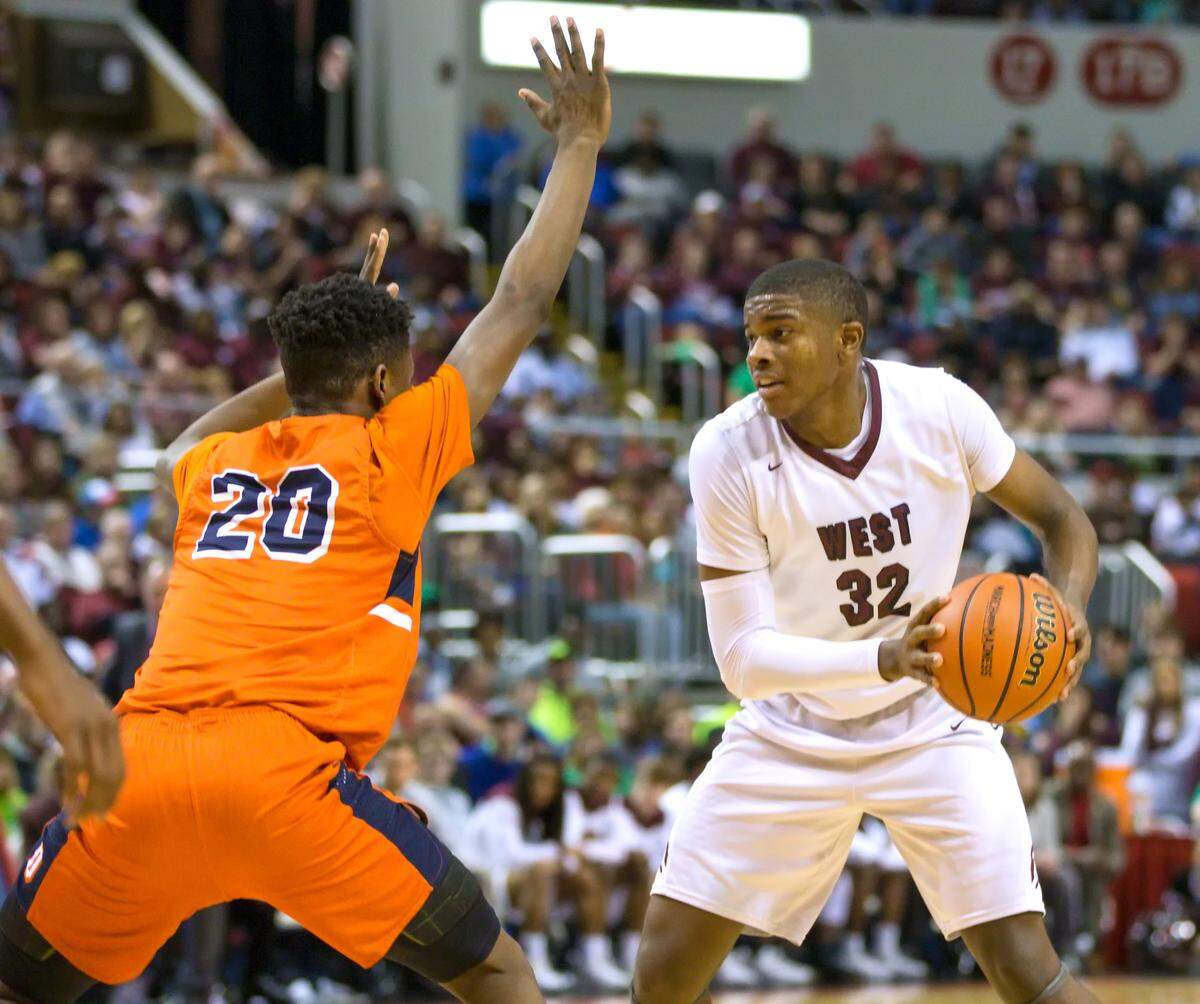 Belleville West senior EJ Liddell is averaging 31 points per game through five game this season. He had a career best 42 points to go with 16 rebounds Friday at the Marshall County Hoopfest.