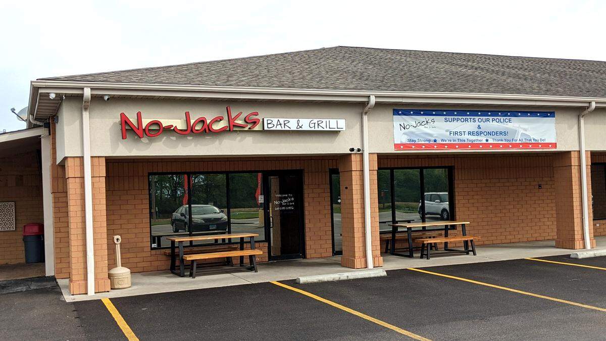 No-Jacks Bar and Grill at 4001 IL-159 in Smithton