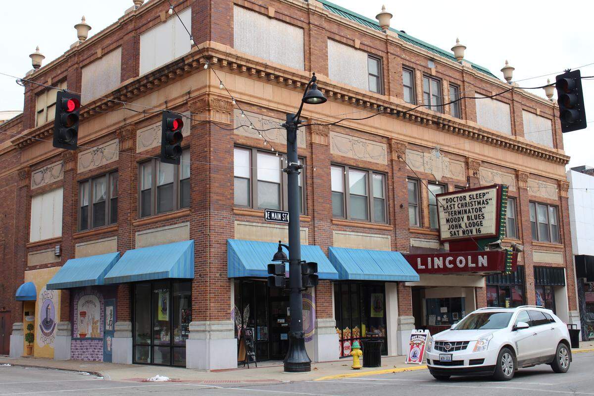 The Lincoln Theatre in downtown Belleville has upgraded its ticketing software to do “dynamic reserved seating,” spacing people out to meet expected coronavirus restrictions when the state moves into Phase 4 of the Restore Illinois plan.