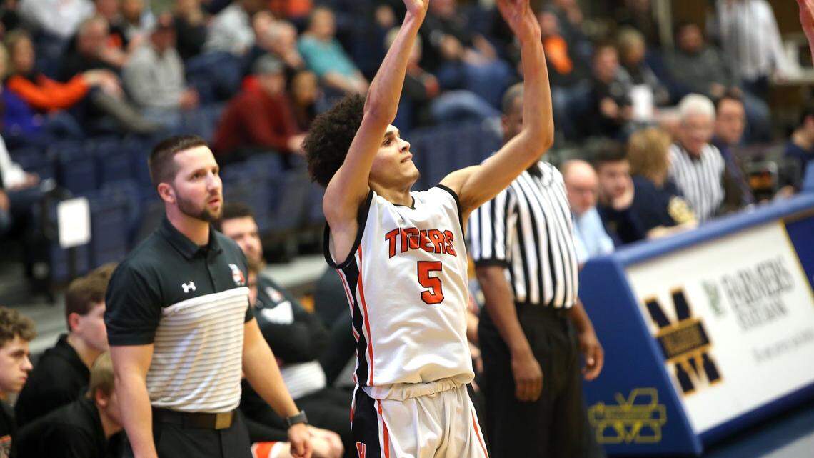 Waterloo High School boys basketball coach will not return for 2020-21 season