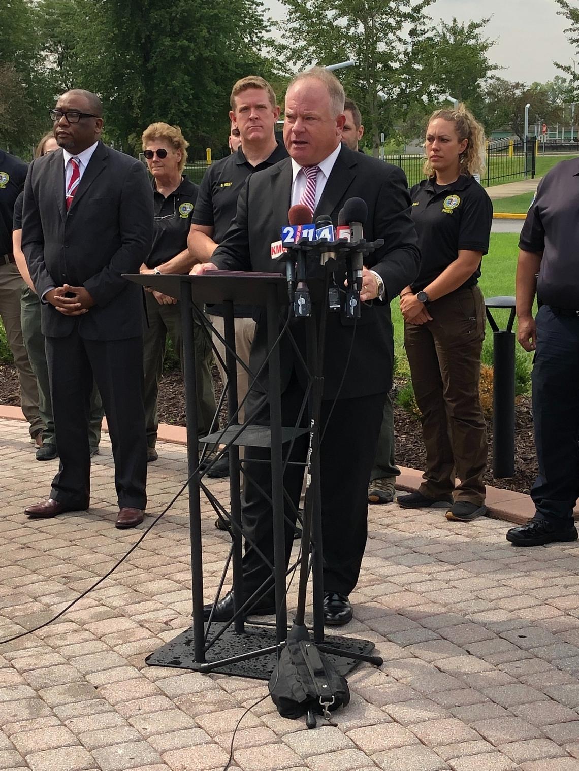 St. Clair County State’s Attorney James Gomric and local officials announced a plan to install 75 automated license plate readers along Interstate 55, Interstate 70 and Interstate 64 as part of an effort to curb violent crime.