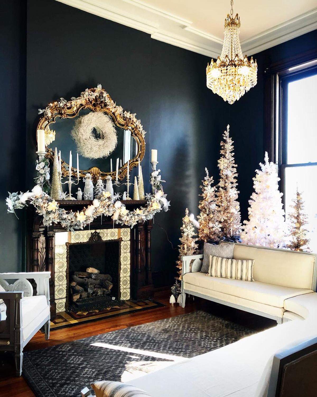 The St. Clair County Candlelight House Tour takes place Sunday, Dec. 8. Advanced tickets are available by calling the St. Clair County Historical Society at 618-234-0600 or online at cht2019.eventbrite.com.