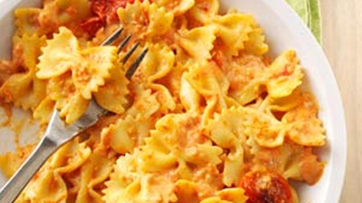 Pasta with Roasted Garlic & Tomatoes