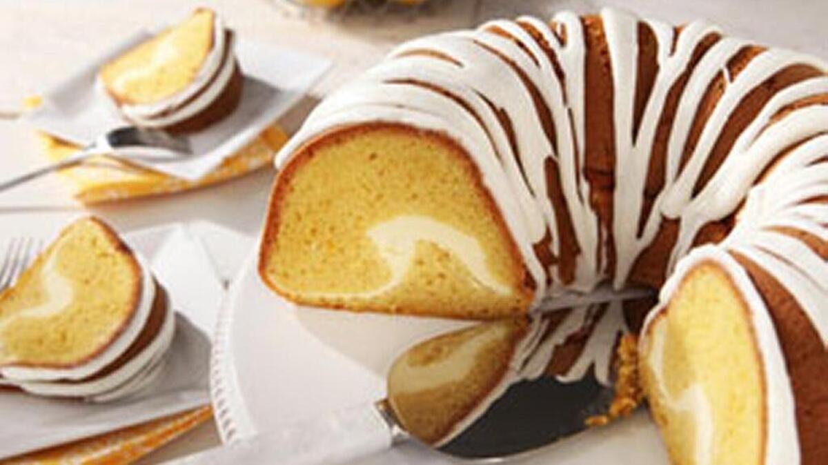 Lemon Cake with Cheesecake Tunnel