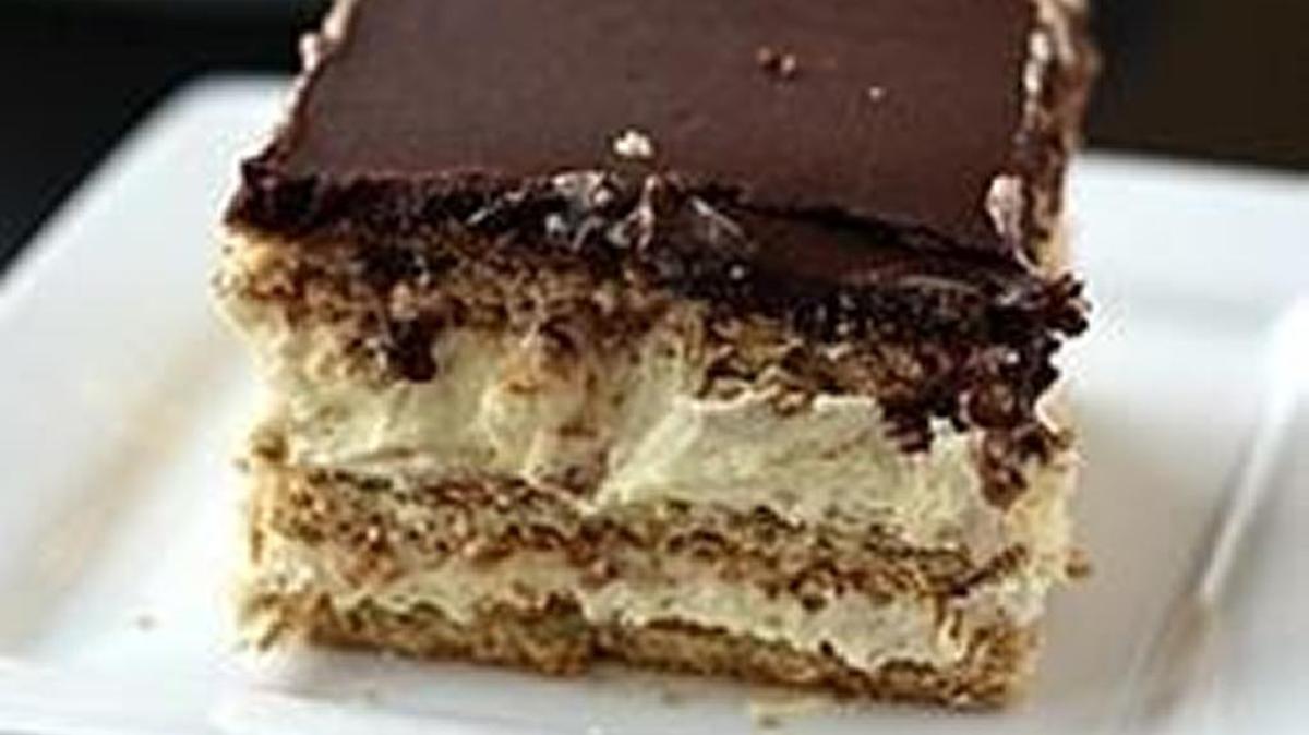 Yummy Chocolate Eclair Cake.