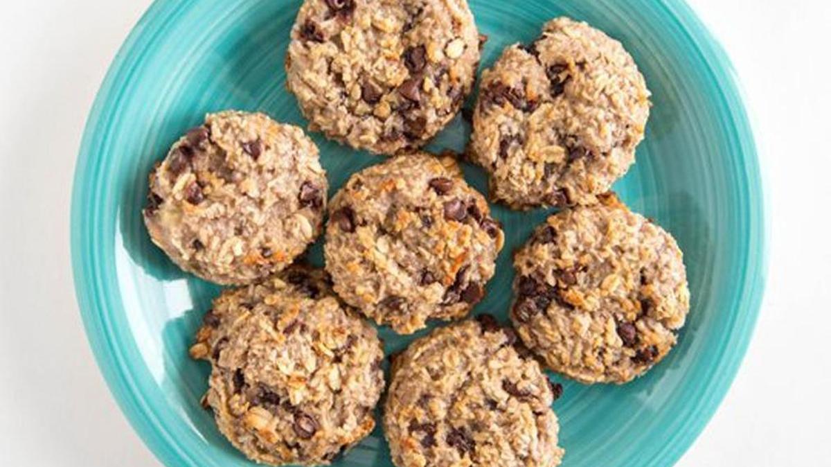 These healthy, chocolate-chip cookies have just four ingredients.