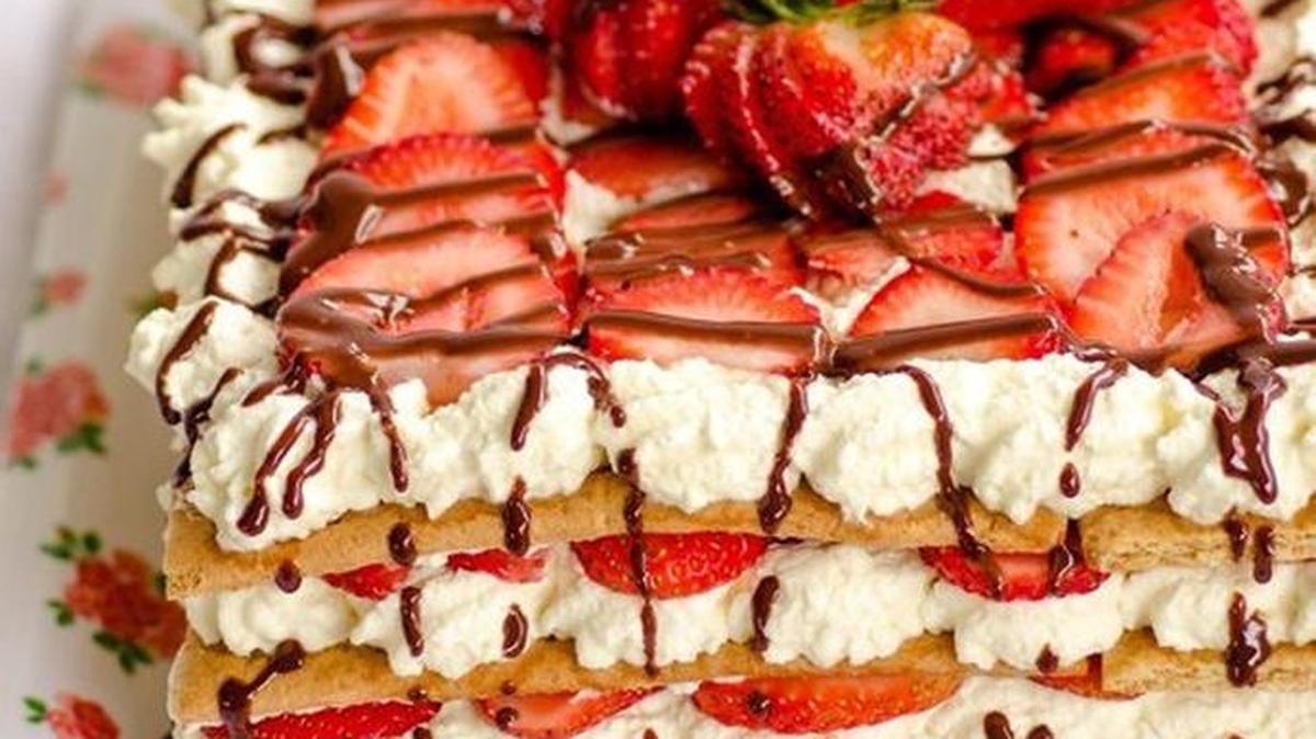 No-Bake Strawberry Icebox Cake
