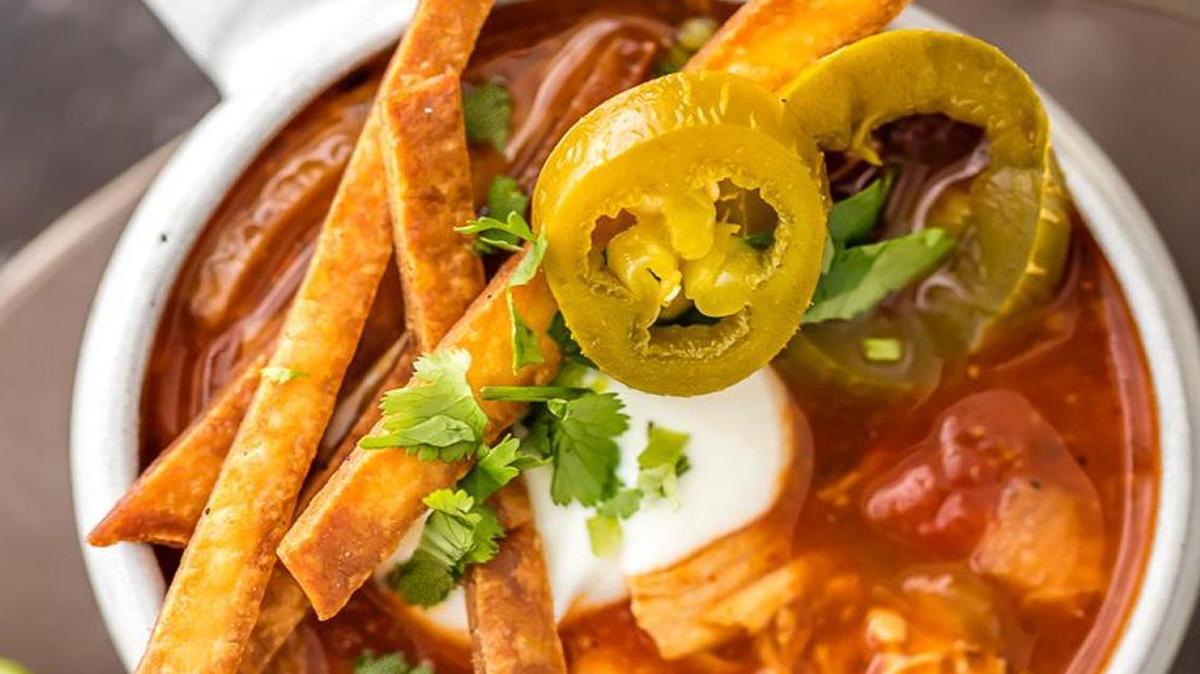 Skinny Slow-Cooker Chicken Tortilla Soup