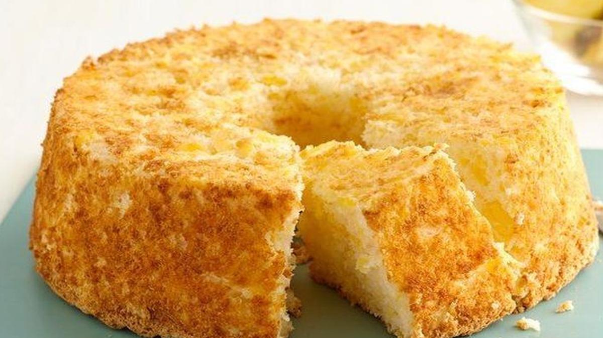 
Two-Ingredient Pineapple Angel Food Cake

