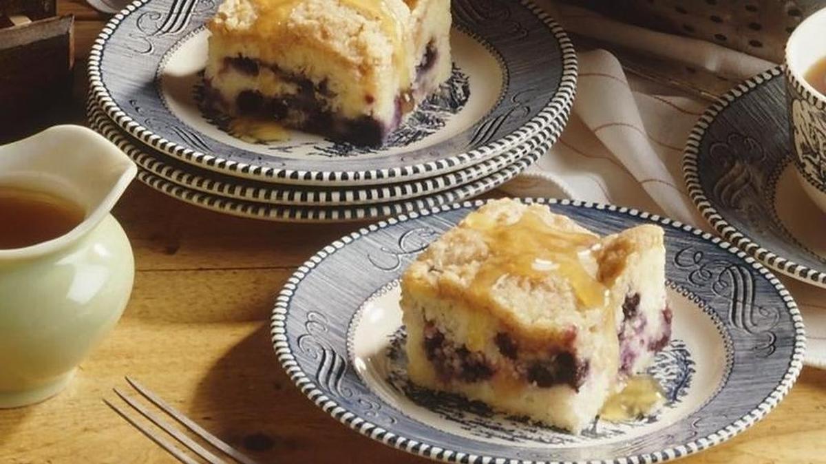 
Blueberry-Pineapple Buckle
