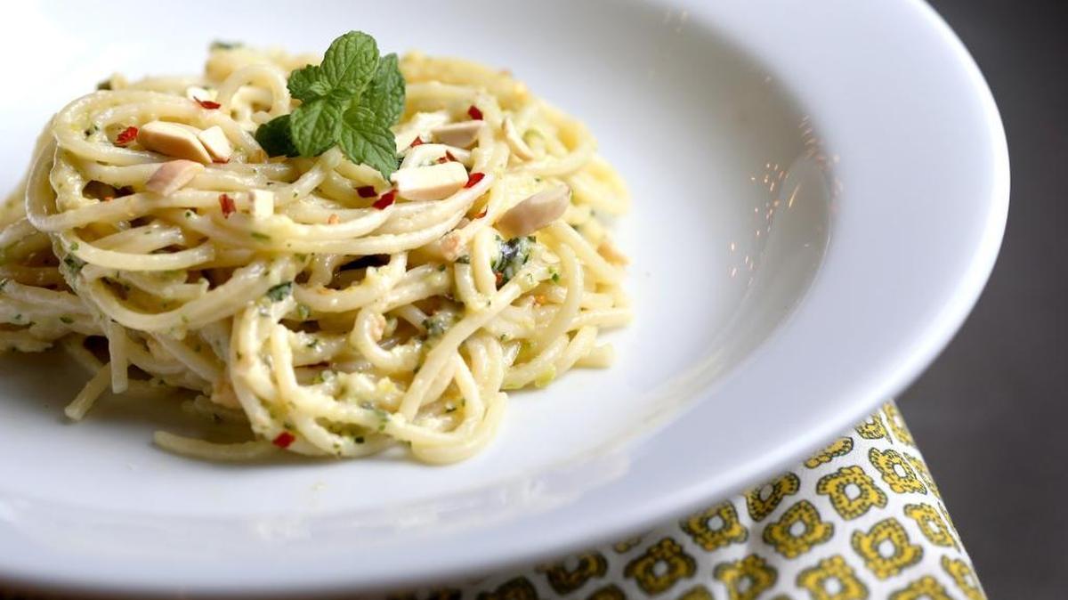 
Spaghetti with Zucchini Pesto
