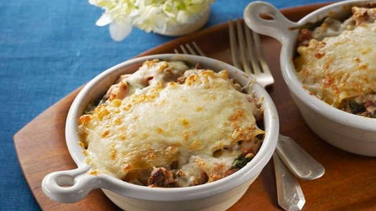 
When a big pan of lasagna is too much, this dish for two is just right.
