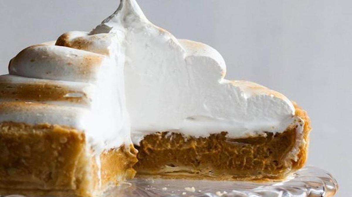 Deep-Dish Pumpkin Meringue Pie
