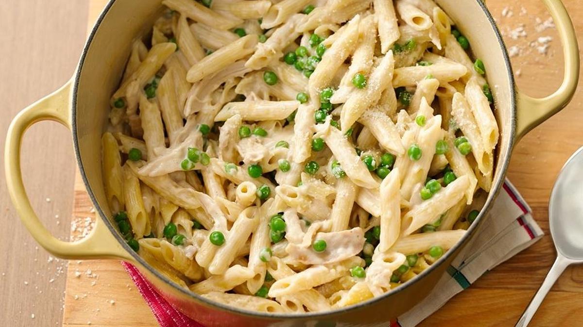 
One-Pot Chicken Alfredo Penne
