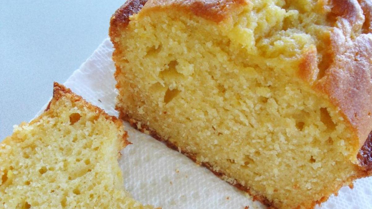 
Maple syrup adds just the right note to this early-fall loaf cake.
