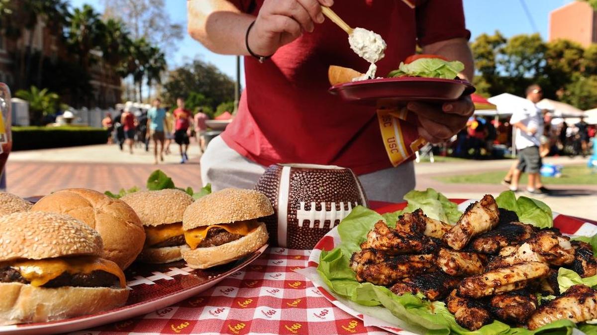 
Burgers and wings are classic tailgating food.
