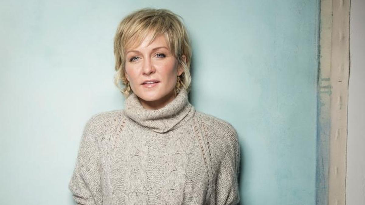 Fans of “Blue Bloods” are not happy, and some of her costars have noted their disappointment by the totally unexpected departure, but Amy Carlson indicated it was time for her to move on professionally.