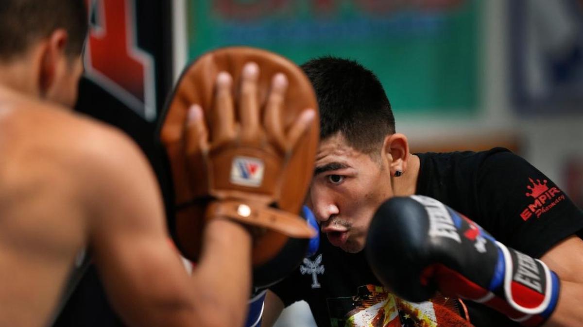 Leo Santa Cruz, right, was bantamweight and super-bantamweight champion.