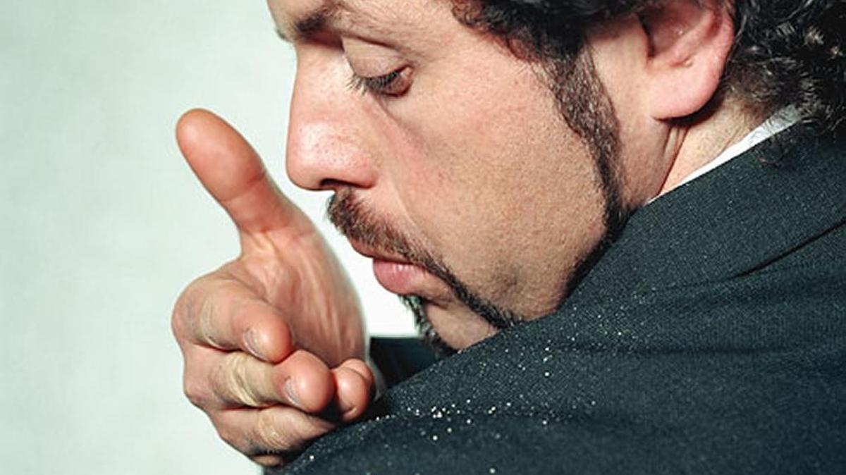 Mention dandruff if you can do it discreetly.