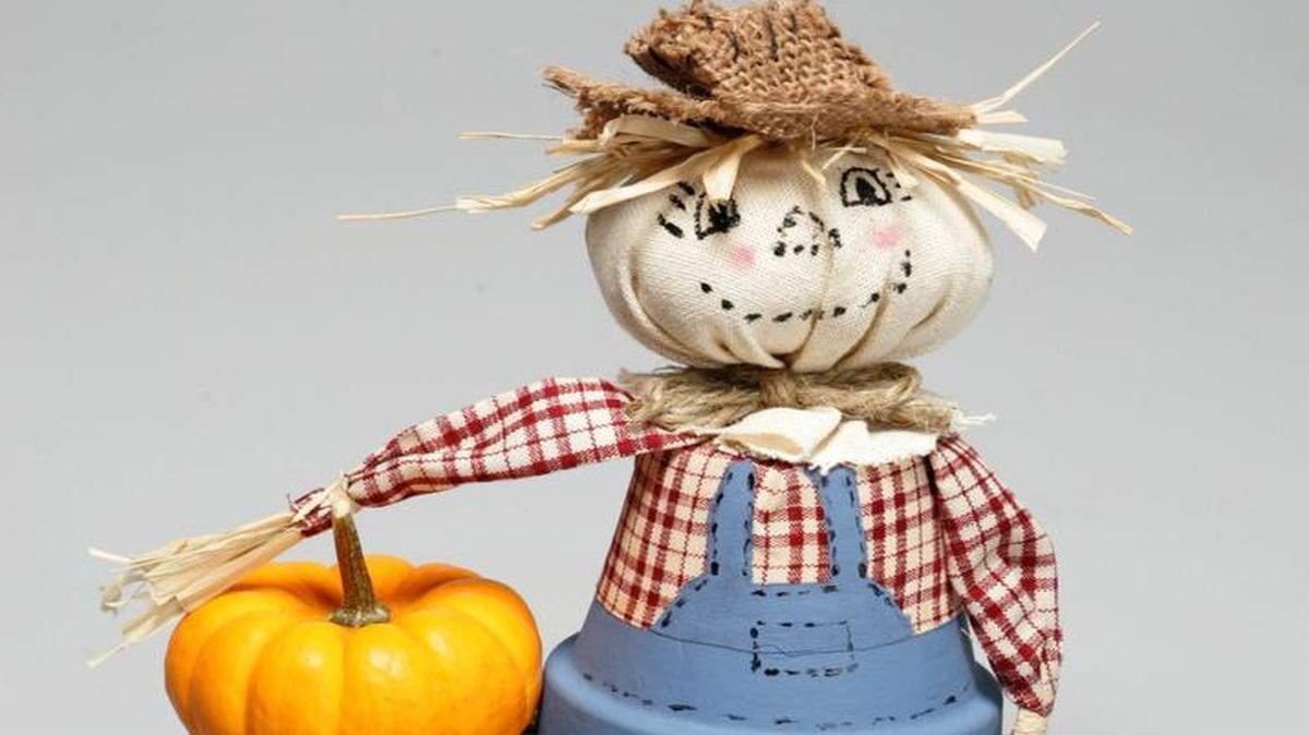 
Do you have an award-winning scarecrow idea? Try your luck at the Midtowne Scarecrow Harvest Festival in Belleville.
