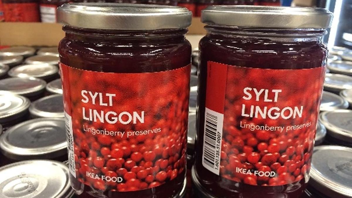 
Think of lingonberries as the cranberries of Sweden.
