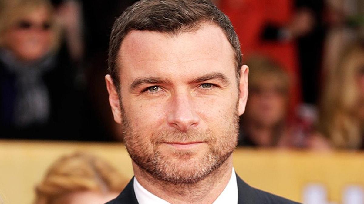 
Hey, Liev Schreiber, is you wife out of town?
