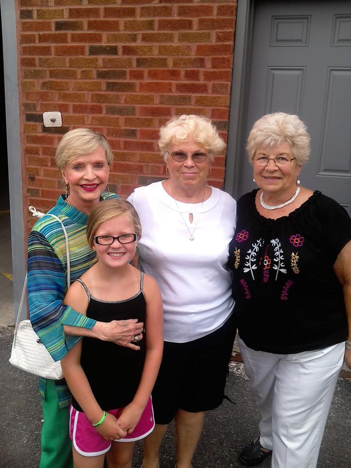 Florence Henderson, Sandra Rainbolt, Janet Gillespie and Harlie Rainbolt pose for a photo.